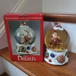 Dillard's Trimmings Musical Water Globe